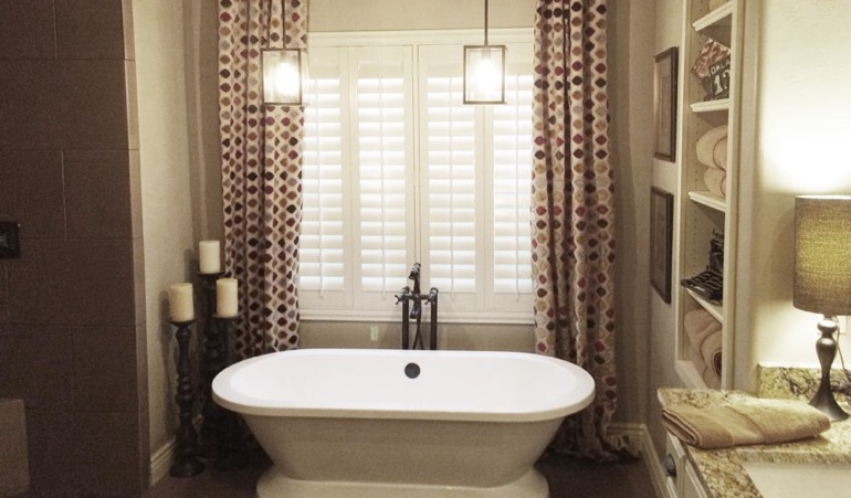 Polywood Shutters in Minneapolis Bathroom